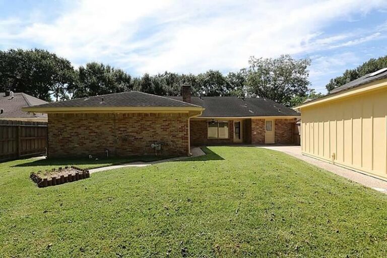 before-garage-conversion-houston22